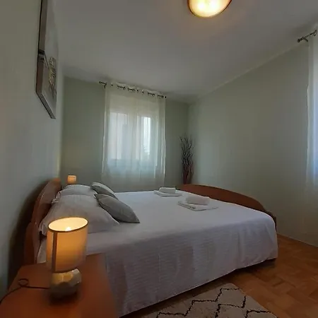Cosy In Tourist Area Apartamento