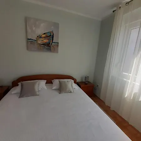 Cosy In Tourist Area Apartment *